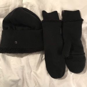 LuLuLemon hat and mitten set